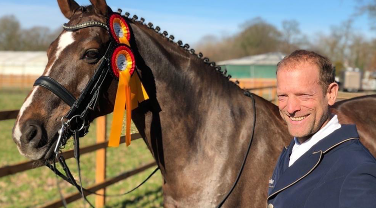 h*2様 ドレッサージュのヒント : 乗馬調教と騎手教育 : ドイツ馬術方式の実 乗馬調教と騎手教育 ドレッサージュのヒント―ドイツ馬術方式の